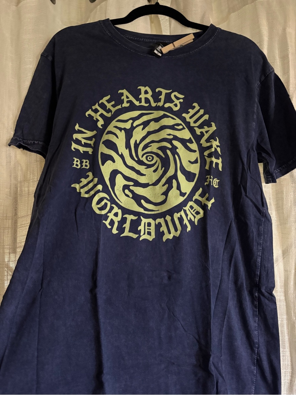 In Hearts Wake T‑Shirt Size M